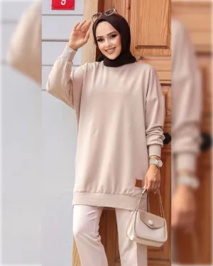 Cozy Long Cotton Blouse in Ivory Shade   بلوزة رياضية قطنية دافئة باللون الأبيض اللؤلؤي الجميل